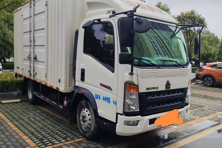 重汽HOWO轻卡 130马力 载货车