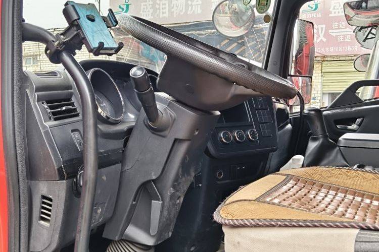 二手东风商用车 240马力 载货车