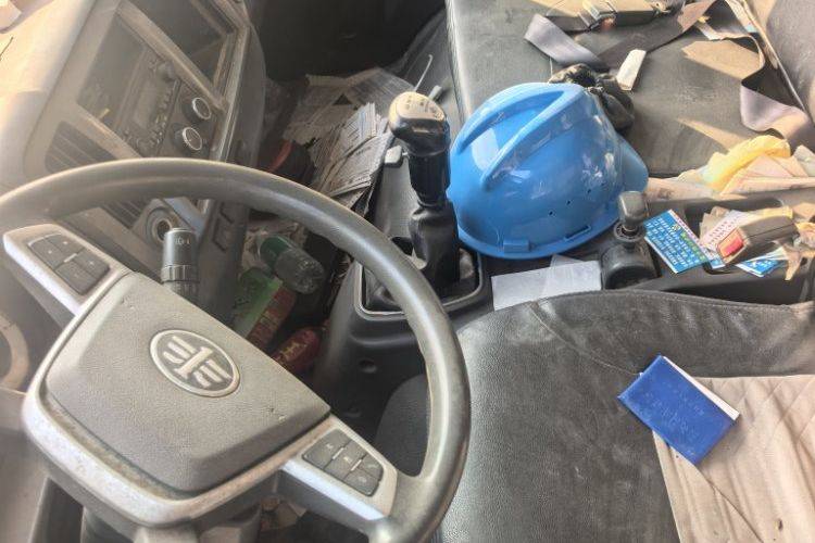 二手一汽解放轻卡 154马力 载货车