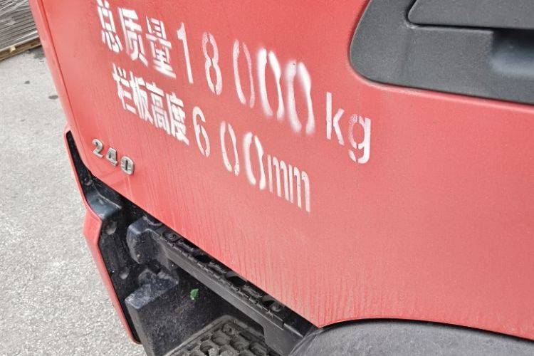 二手东风商用车 240马力 载货车