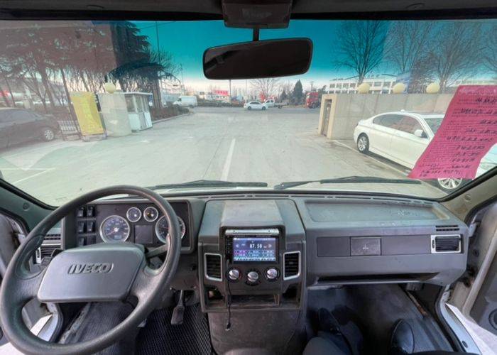 二手依维柯 129马力 封闭货车