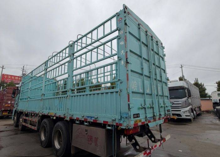 二手青岛解放 580马力 载货车