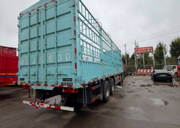 二手青岛解放 580马力 载货车
