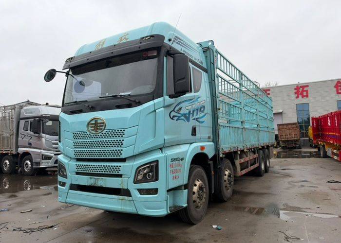 二手青岛解放 580马力 载货车