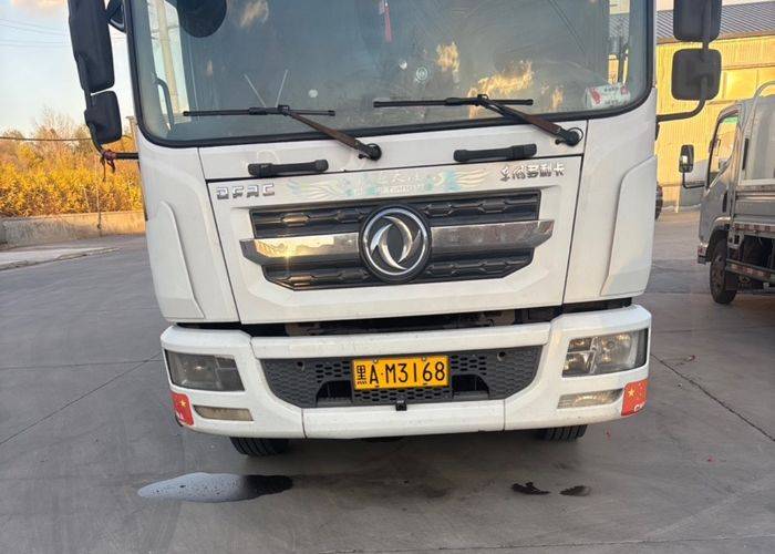 二手东风多利卡 180马力 载货车