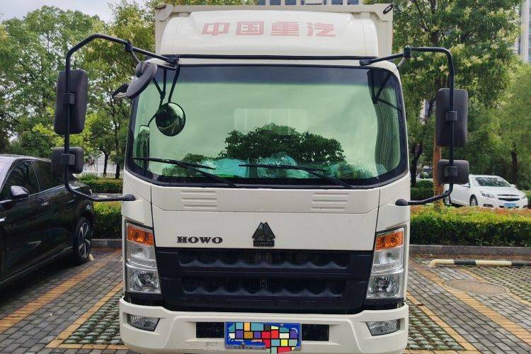 重汽HOWO轻卡 130马力 载货车