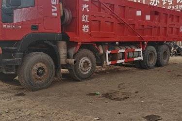 二手上汽红岩 杰狮C500重卡 450马力 8X4 8米自卸车(国五) 前四后八 上菲红二手自卸车 黄牌