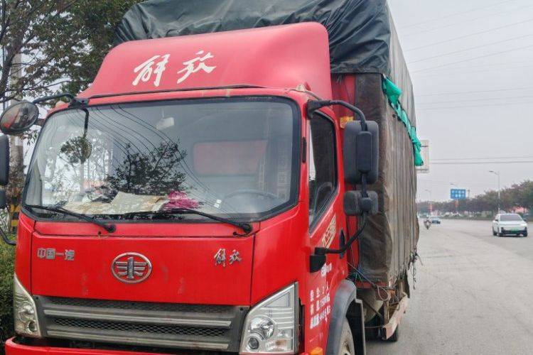 二手一汽解放轻卡 160马力 载货车