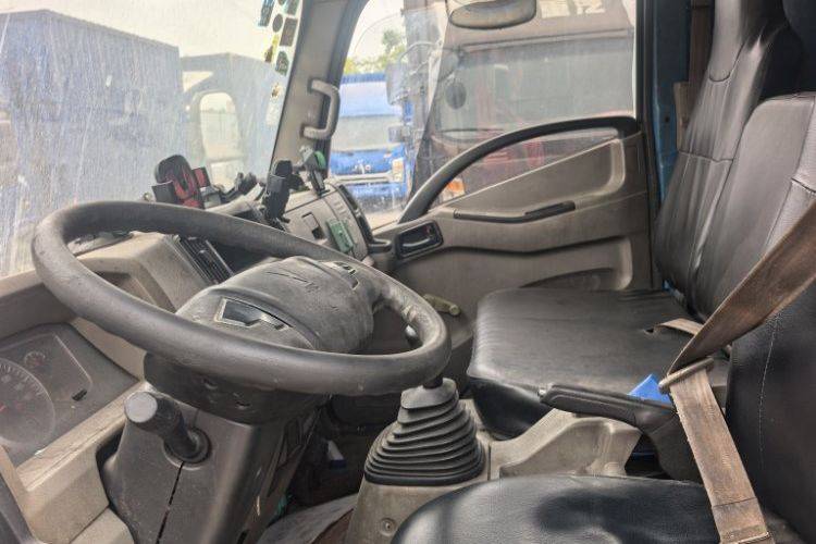 江铃汽车 116马力 载货车