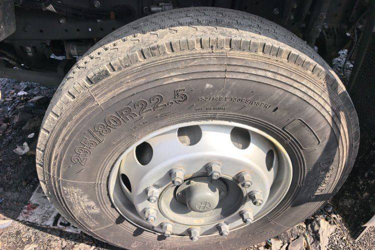 二手重汽豪沃(HOWO) 290马力 载货车