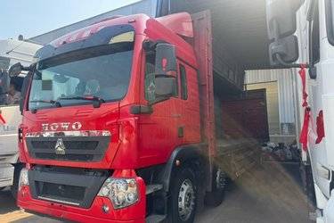 二手中国重汽 HOWO TX 280马力 6X2 9.52米翼开启厢式载货车(国六) 前四后四 曼二手载货车 黄牌