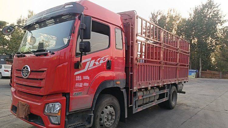 二手一汽解放轻卡 240马力 载货车