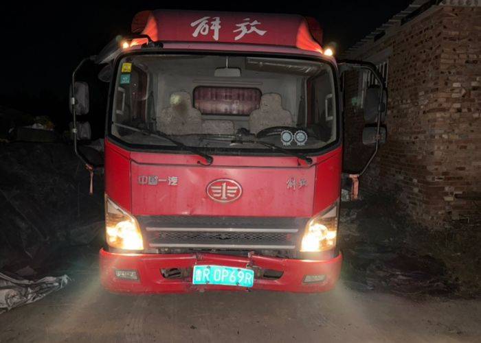 二手一汽解放轻卡 110马力 载货车