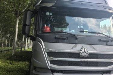 二手中国重汽 HOWO TH7重卡 460马力 6X4牵引车(国五) 双驱 潍柴二手牵引车 黄牌