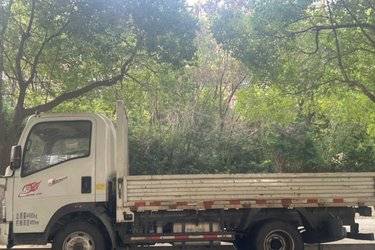 二手中国重汽HOWO 悍将 116马力 舞台车(国五) 单桥 云内动力二手载货车