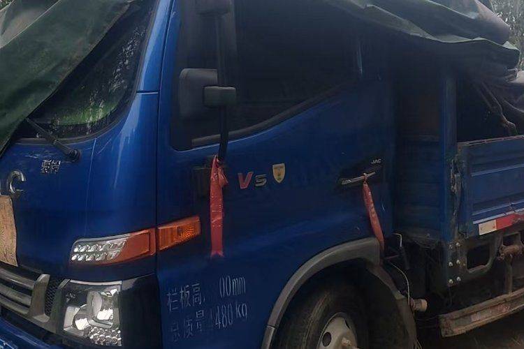 江淮骏铃 130马力 载货车