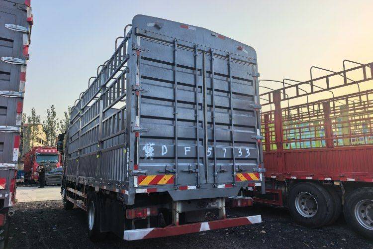 二手重汽豪沃(HOWO) 290马力 载货车