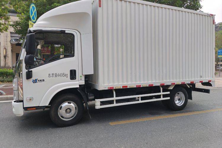 庆铃五十铃 132马力 载货车