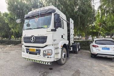 二手陕汽重卡 德龙新M3000 460马力 6X4 CNG牵引车(国六) 双驱 潍柴二手牵引车 黄牌图片