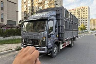 二手重汽HOWO 悍将 3L LNG 140马力 法士特8档 4.2米单排仓栅式轻卡(国六) 单桥 潍柴二手载货车 蓝牌
