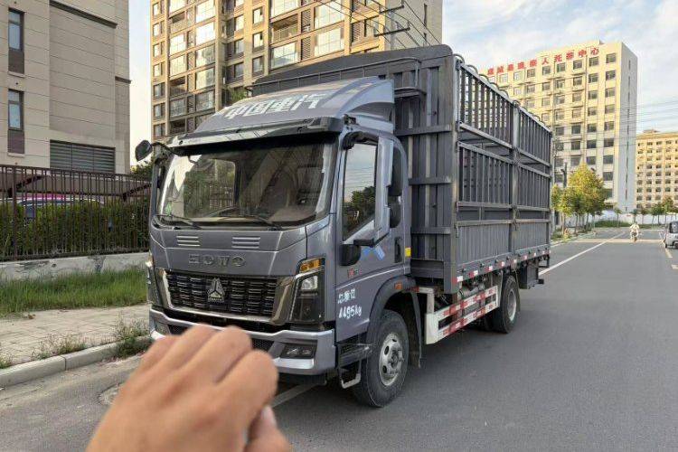 二手重汽HOWO轻卡 140马力 载货车