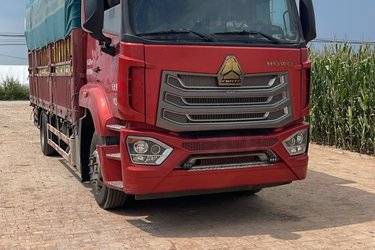 二手中国重汽 豪沃NX 300马力 4X2 6.75米仓栅式载货车(国六) 单桥 潍柴二手载货车 黄牌图片