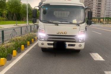 二手江淮 帅铃H330 全能卡车 152马力 4.165米单排厢式轻卡(国五) 单桥 江淮锐捷特二手载货车 黄牌图片