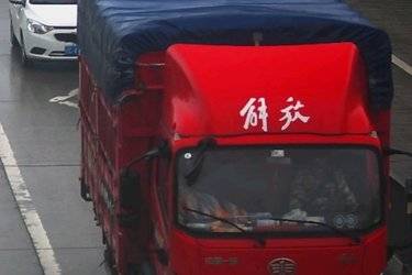 二手解放 虎VH 160马力 3.78米排半仓栅式轻卡(国五) 单桥 潍柴二手载货车 蓝牌图片