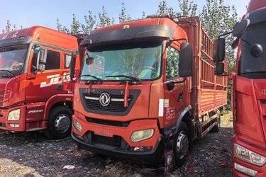 二手东风商用车 天锦KR 245马力 4X2 6.75米仓栅式载货车(国五) 单桥 康明斯二手载货车 黄牌