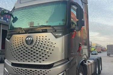二手福田 欧曼银河 660马力 6X4 AMT自动档牵引车(国六) 双驱 福田康明斯二手牵引车 黄牌