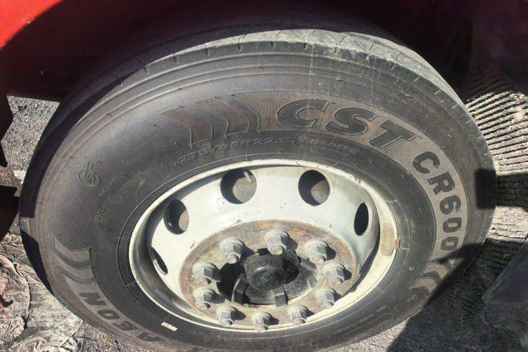 二手一汽解放 240马力 载货车