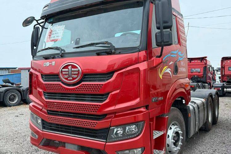 二手青岛解放 460马力 牵引车