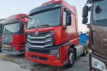 二手中国重汽 HOWO Max重卡 500马力 6X4 AMT自动档牵引车(国六) 双驱 潍柴二手牵引车 黄牌