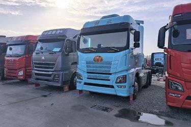 二手青岛解放 JH6重卡 610马力 6X4 AMT自动档牵引车(国六) 双驱 潍柴二手牵引车 黄牌图片