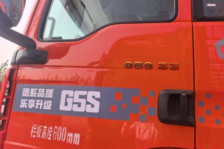 二手重汽汕德卡 330马力 载货车