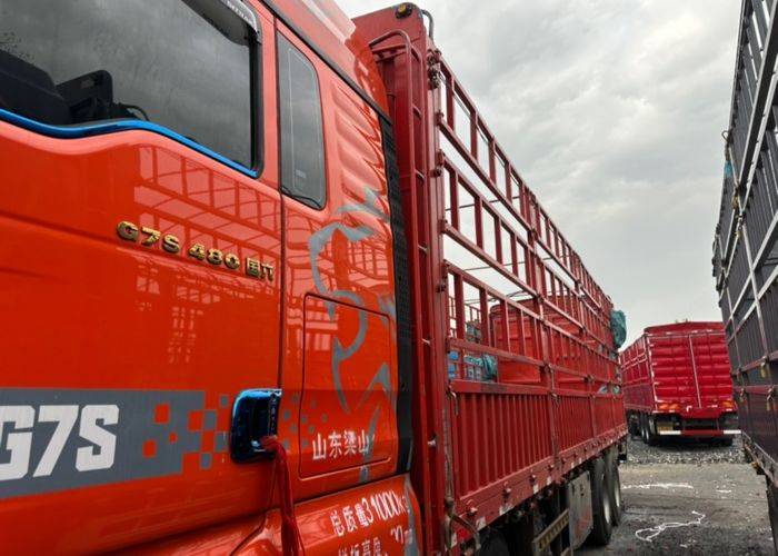 二手重汽汕德卡 480马力 载货车