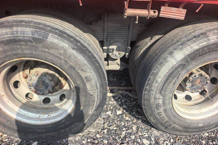 二手青岛解放 420马力 载货车