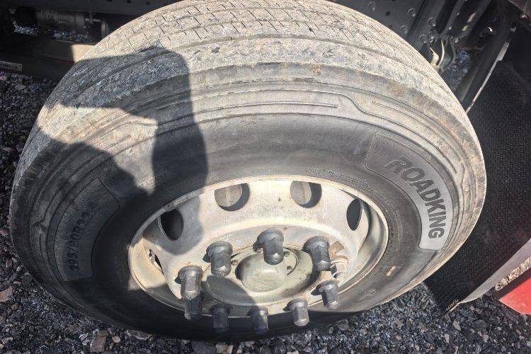 二手重汽豪沃(HOWO) 290马力 载货车