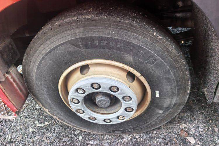 二手一汽解放 280马力 载货车
