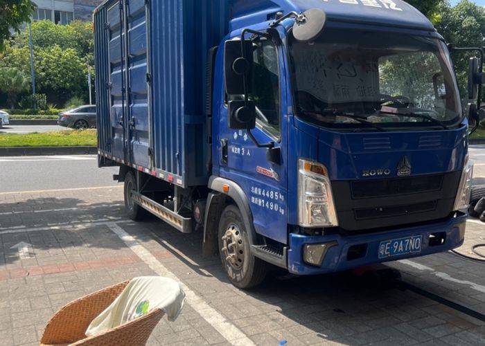 二手重汽HOWO轻卡 150马力 载货车
