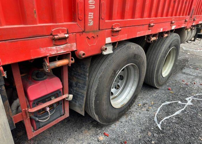 二手重汽汕德卡 480马力 载货车