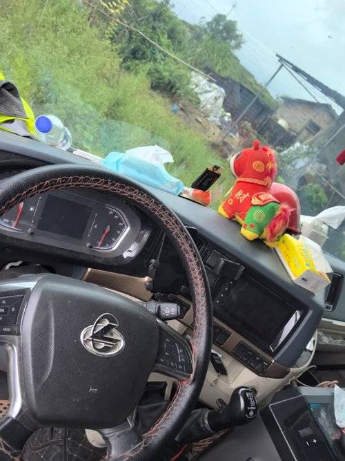 东风柳汽乘龙 300马力 载货车