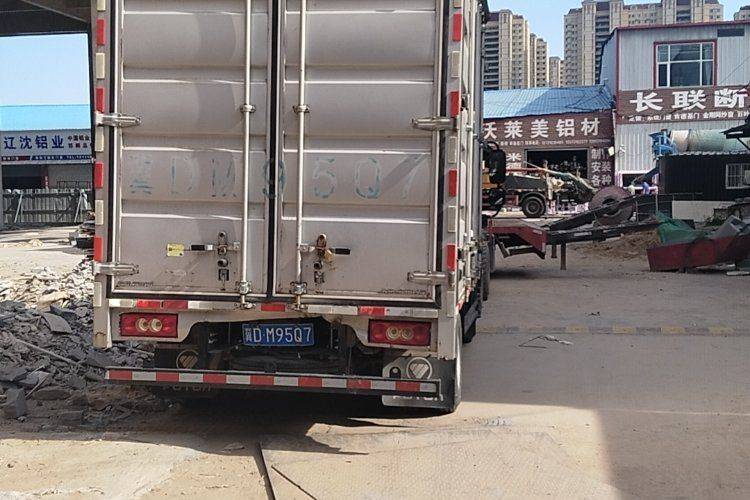 二手福田欧马可 160马力 载货车