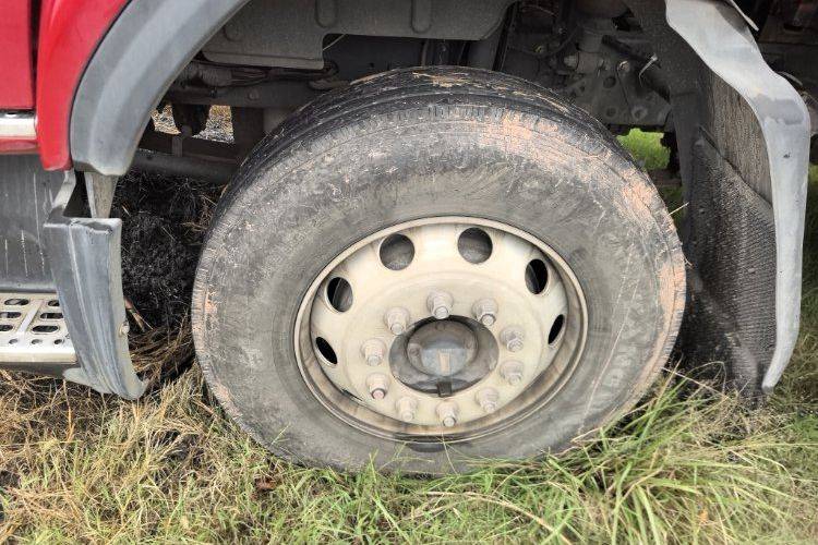 东风柳汽乘龙 300马力 载货车