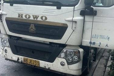 二手中国重汽 HOWO TX 290马力 4X2 9.6米翼开启厢式载货车(国六) 单桥 曼二手载货车 黄牌