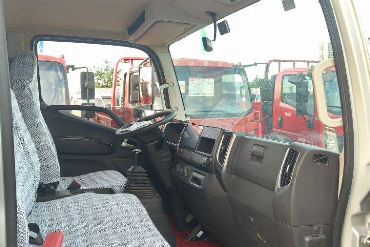 二手福田欧马可 160马力 载货车