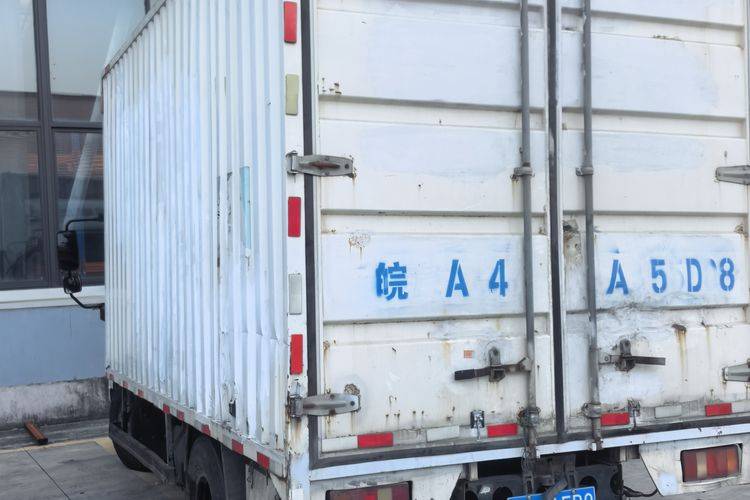 二手重汽豪曼 150马力 载货车