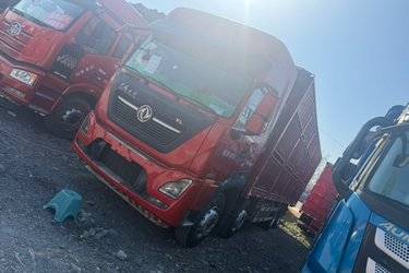 二手东风商用车 天龙KL重卡 465马力 8X4 9.6米仓栅式载货车(国五) 前四后八 雷诺二手载货车 黄牌