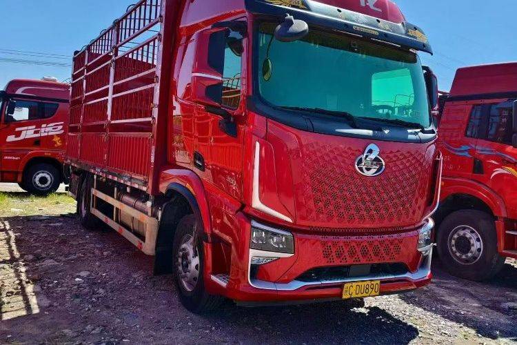 二手东风柳汽乘龙 320马力 载货车