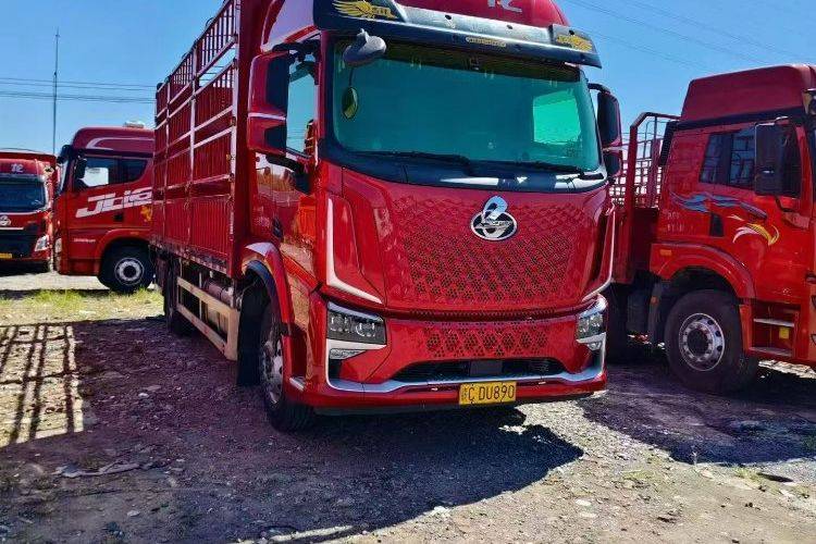 二手东风柳汽乘龙 320马力 载货车